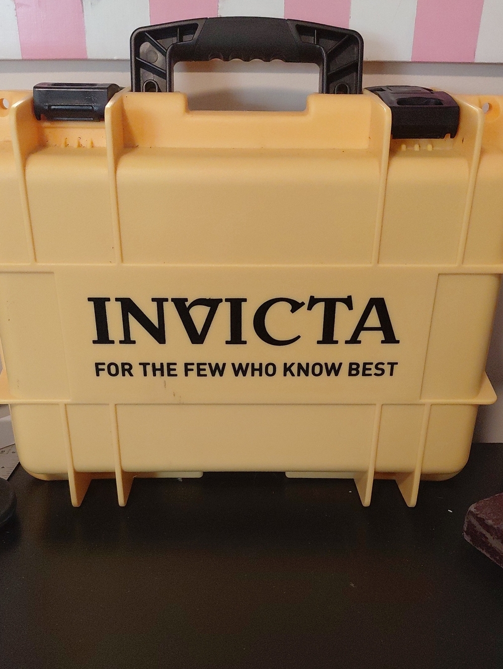 Invicta Pale Yellow Protective 8 Slot Watch Case